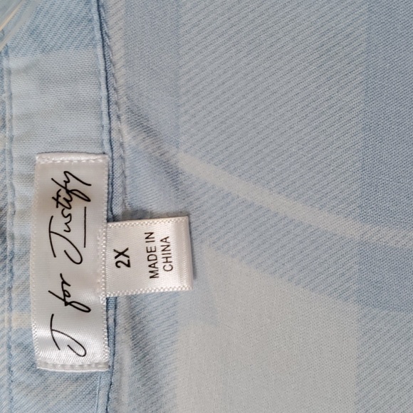 J for Justify Woman's Plus Button down shirt 2x - Picture 2 of 4